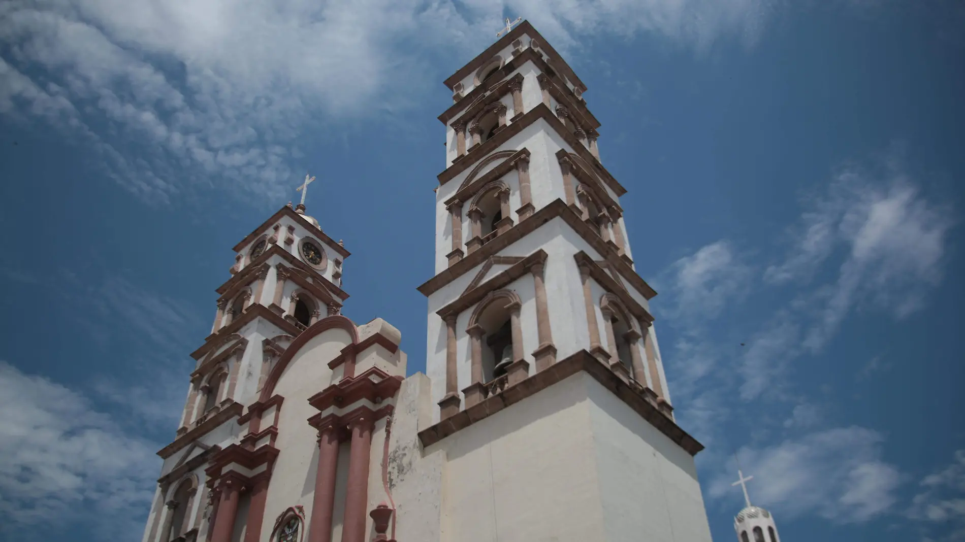 SACERDOTES IGLESIA AGUILILLA_ARCHIVO